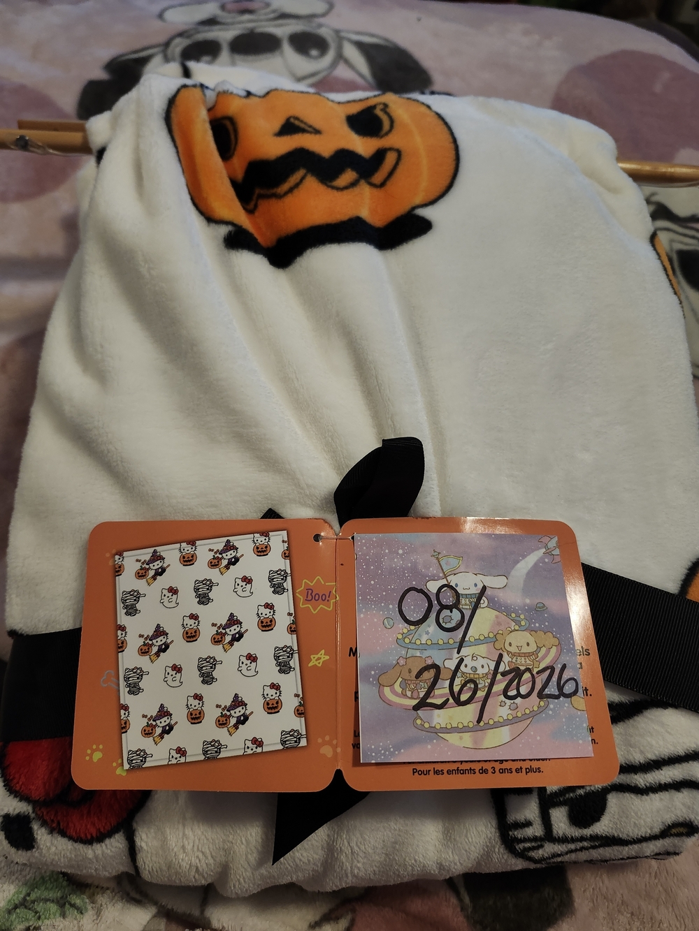 Halloween Pumpkin Hello Kitty Plush Blanket - White & Orange